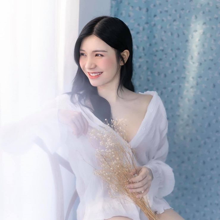 Là người của công chúng, gái xinh 9x cũng rất chú ý đến vấn đề chăm sóc bản thân.