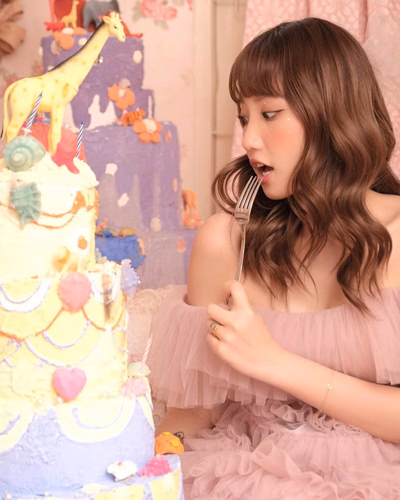 Mặc dù hiện tại mối quan hệ của Huyền 2K4 và Duy Nhỏ vẫn chưa công khai rõ ràng, có tin đồn là hai người đã chia tay, tuy vậy netizen vẫn mong chờ một lời chính thức từ cặp đôi này. Ảnh: Tổng hợp