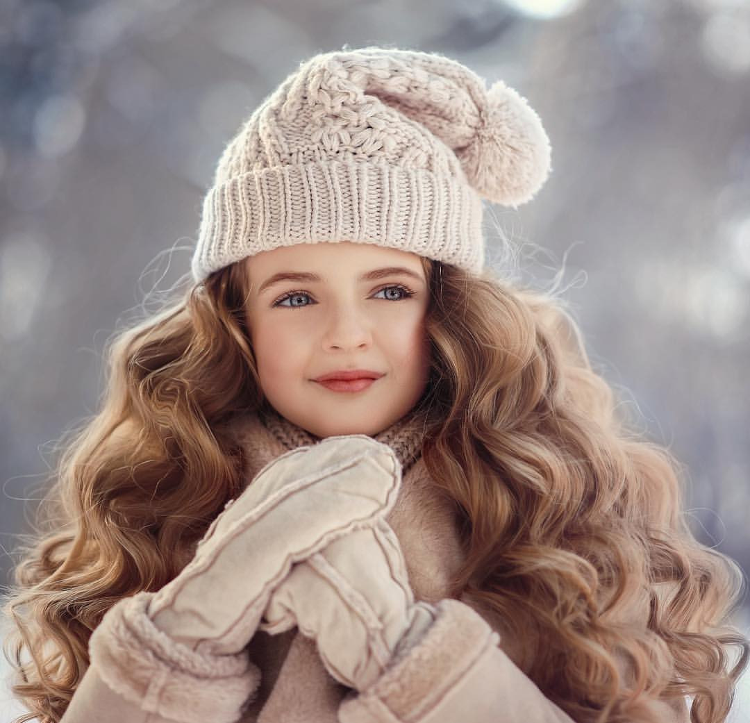 Thời điểm là một cô bé, Angelina Pryima từng được chú ý khi là người mẫu nhí sở hữu gương mặt xinh đẹp, long lanh không khác gì thiên thần.