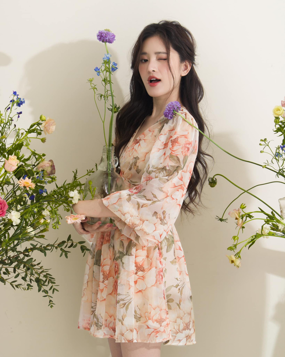 Ở tuổi đôi mươi, hot girl 9x ngày càng quyến rũ và trưởng thành.