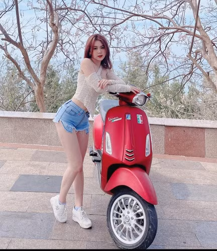 Việc bị nhầm là người trong câu chuyện nhạy cảm khiến cuộc sống cũng như hình ảnh của Trần Trân bị ảnh hưởng. Ảnh: Tổng hợp