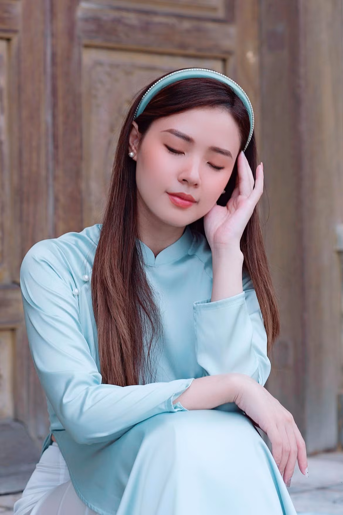 Không chỉ là một diễn viên nổi tiếng, Midu còn là một doanh nhân và tham gia hoạt động giảng dạy tại trường đại học Công nghệ TP HCM (HUTECH).