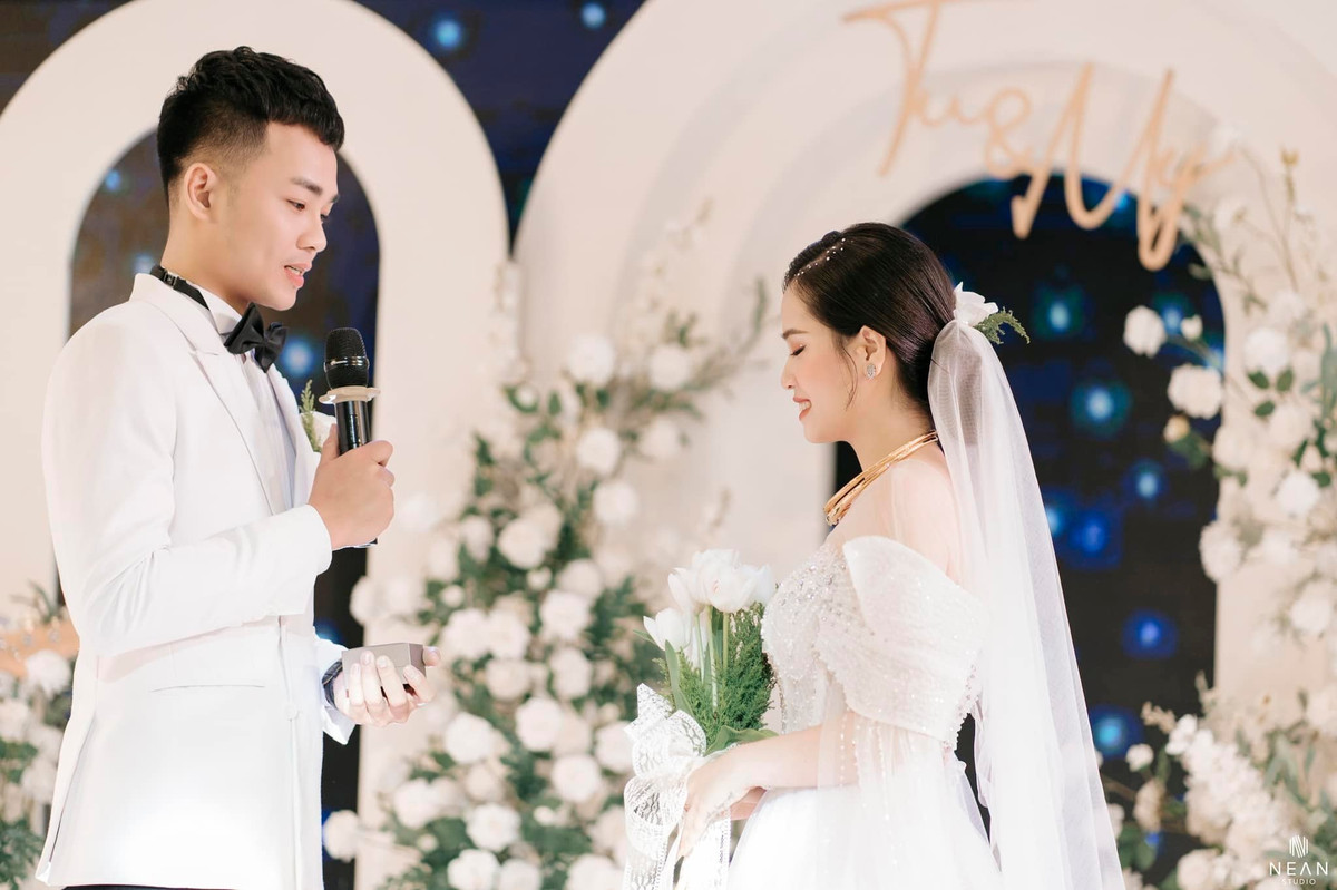 "Cô chủ tiệm nail" Huyền My từng có quãng thời gian hẹn hò Quang Hải nhưng sau đó chia tay trong êm đẹp.