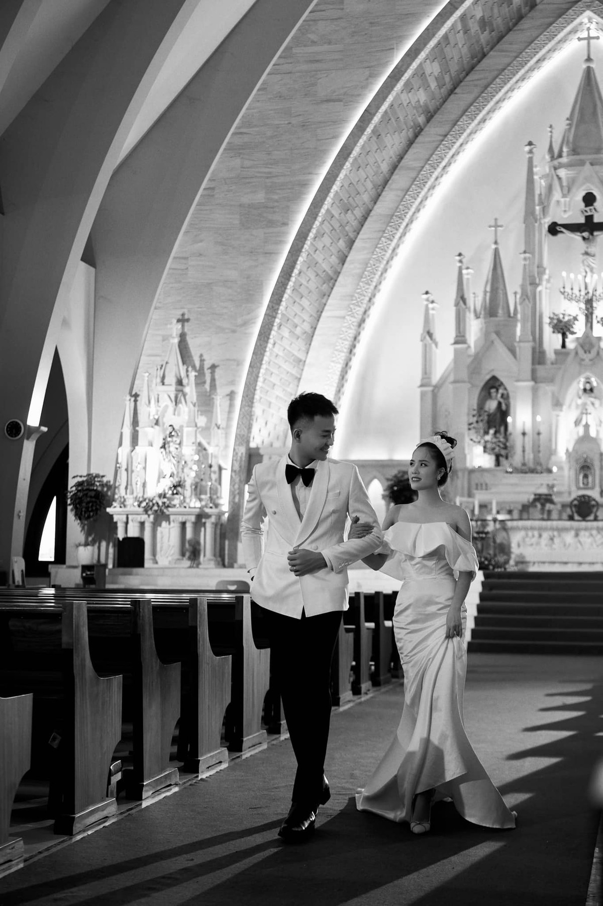 Cặp đôi tổ chức lễ đính hôn tại tư gia nhà gái ở Vinh (Nghệ An) vào ngày 18/5. Hiện cặp đôi vào Sài Gòn sống và chuẩn bị tổ chức đám cưới ở đây.