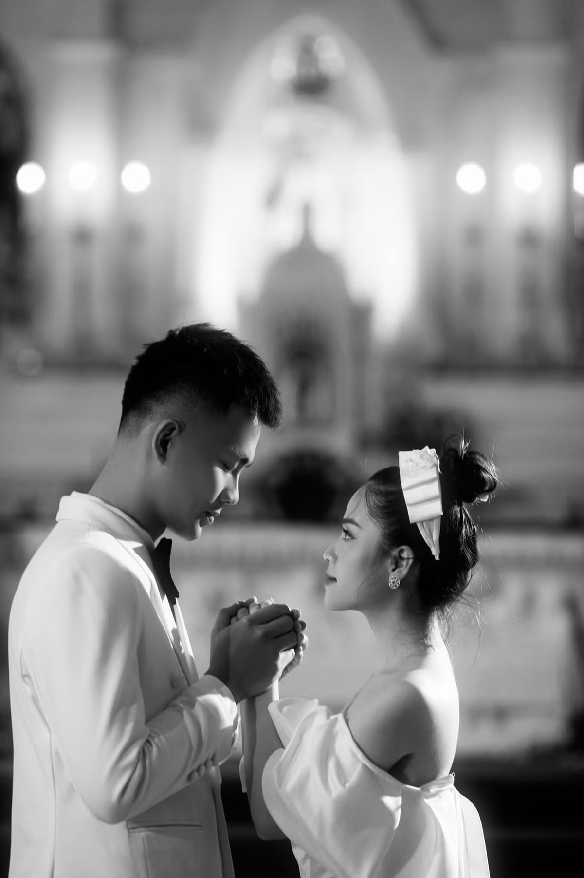 Sau ồn ào khá lâu, Huyền My nên duyên và cưới diễn viên Anh Tú.