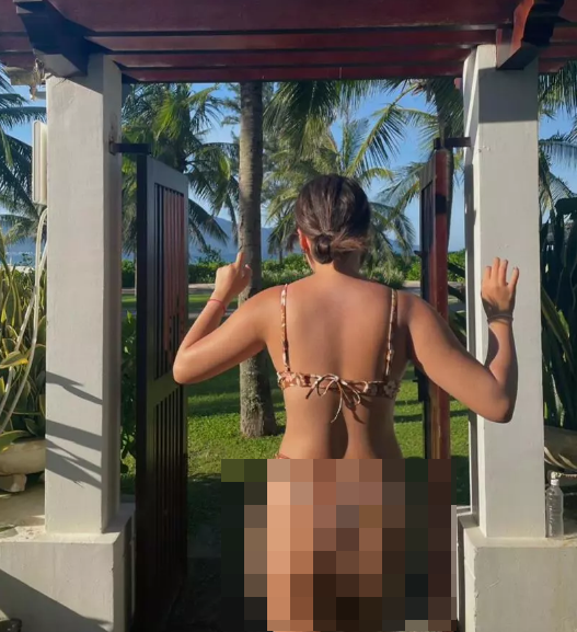 Trong ảnh, con gái Phượng Chanel sở hữu vóc dáng đầy đặn, khỏe mạnh cùng làn da rám nắng như các cô gái Mỹ La tinh.