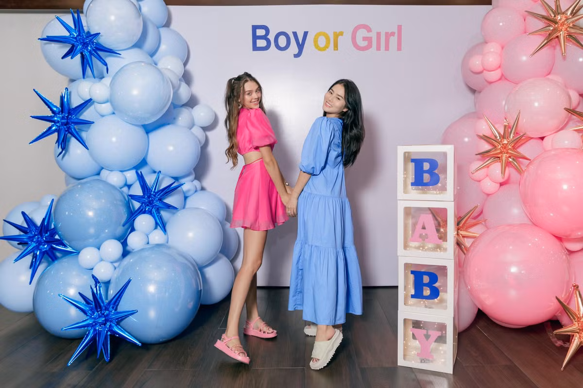 Hiện tại, thủ môn 25 tuổi và bà xã Dianka Zakhidova đang háo hức chờ ngày được đón thiên thần nhỏ.