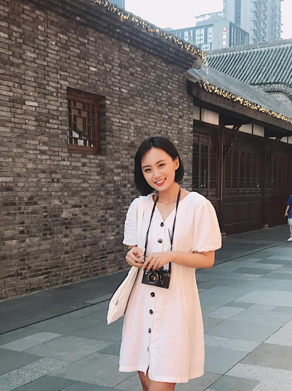 Một cô gái đầy tài năng và xinh đẹp đã “đốn gục” không biết bao nhiêu người hâm mộ và trở thành một “hot girl” trong làng Esport Việt Nam.