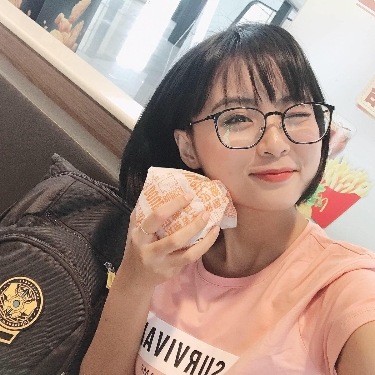 Tên tuổi của Minh Nghi thậm chí còn gây ấn tượng với cộng đồng người hâm mộ thế giới khi MSI 2019 được tổ chức ở Việt Nam vào tháng 5/2019.