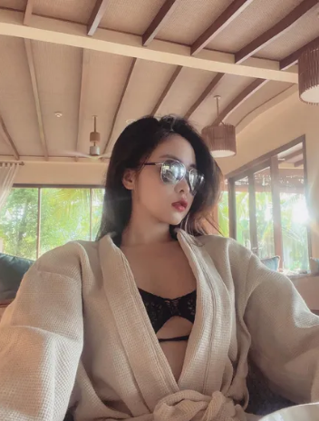 Thúy Quỳnh lựa chọn hình ảnh gợi cảm vì sở thích cá nhân, không theo xu hướng.