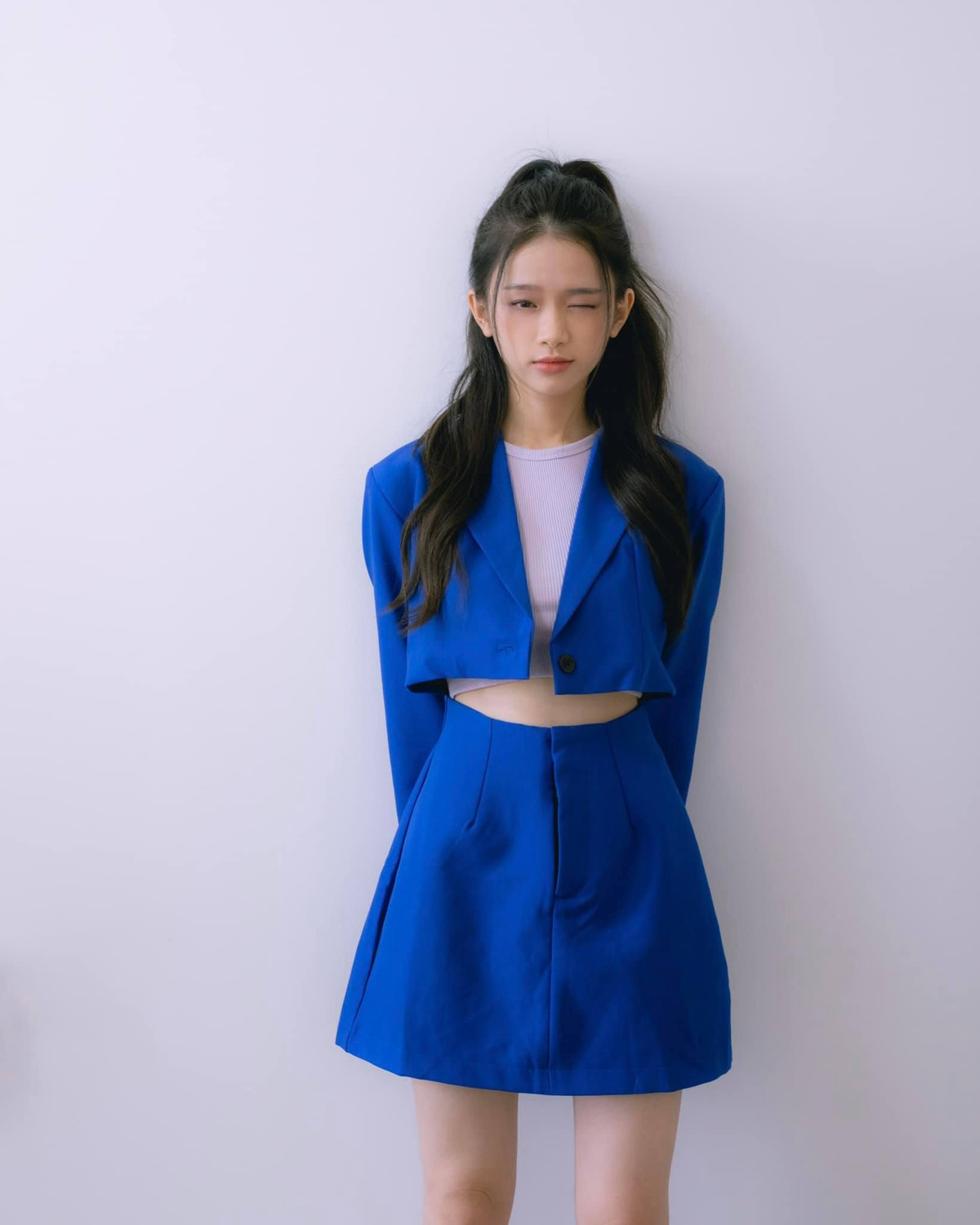 Trước đây, hot girl Linh Ka từng nhiều lần bị chê trách về phong cách gợi cảm trước tuổi.