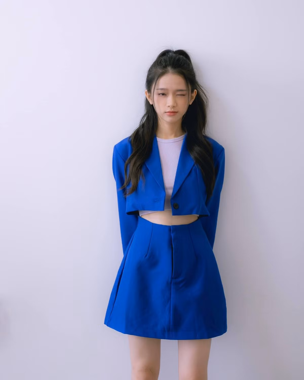 Trước đây, hot girl Linh Ka từng nhiều lần bị chê trách về phong cách gợi cảm trước tuổi.