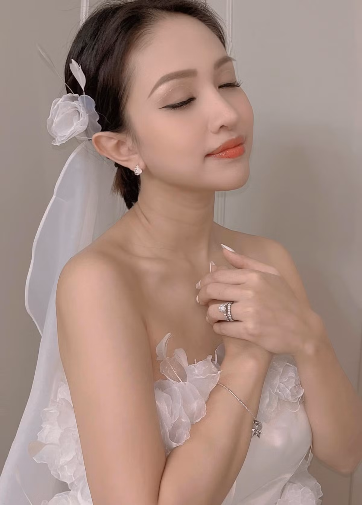 Nhiều mẹ bỉm đã vào tận trang cá nhân của cô nàng để xin bí quyết giảm cân ngoạn mục chỉ trong vòng chưa đầy 2 tháng.