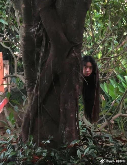 Mới đây bộ ảnh check in thảm họa của một cô gái khi nhờ bạn thân chụp ảnh gây chú ý.