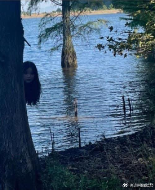 Loạt khoảnh khắc chụp ảnh không có tâm này sau khi chia sẻ lên MXH đã nhận về hàng nghìn lượt cảm xúc, chia sẻ và bình luận. Ngoài bày tỏ đồng cảm vì đã từng rơi vào hoản cảnh tương tự, không ít người cho biết rất tò mò về cách xử lý của cô gái.