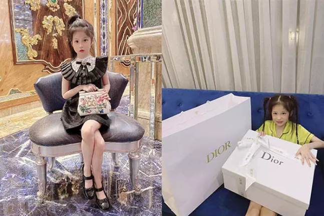 Trong chia sẻ mới nhất, nữ đại gia quận 7 tiết lộ vẫn chưa thanh lý được món đồ hiệu đắt đỏ này, đã vậy lại còn bị một số bộ phận dân mạng vào trêu chọc, mắng mỏ.