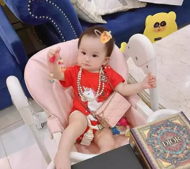 Trước vấn đề này, Đoàn Di Băng từng cho hay sẽ sống theo cách mình muốn, không cần làm vừa lòng bất cứ ai.