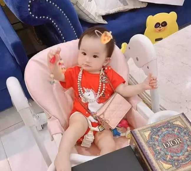 Trước vấn đề này, Đoàn Di Băng từng cho hay sẽ sống theo cách mình muốn, không cần làm vừa lòng bất cứ ai.