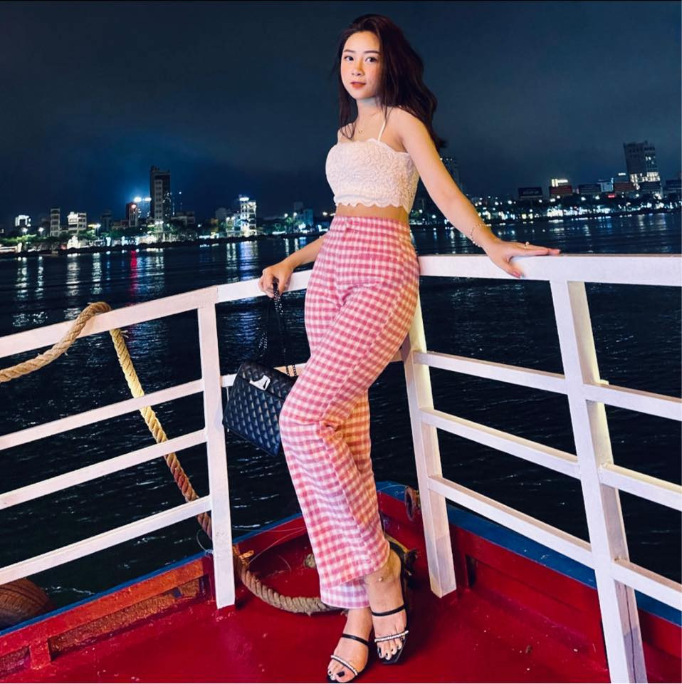 Cuối năm 2019, Văn Đức và Nhật Linh công khai hẹn hò. Đến ngày 30/1/2020, cặp trai tài gái sắc quyết định về sống chung một nhà. Ảnh: FBNV