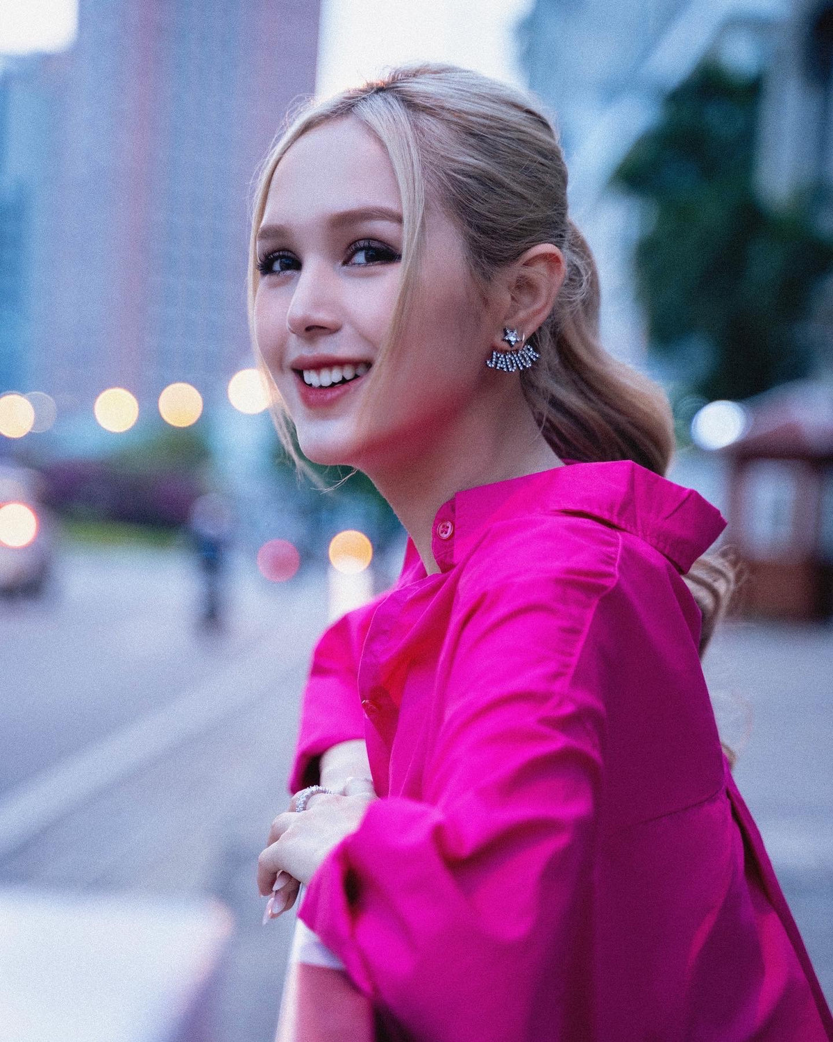 Gu ăn mặc thời thượng của Xoài Non cũng nhận về nhiều lời khen từ cộng đồng mạng. Ảnh: FBNV