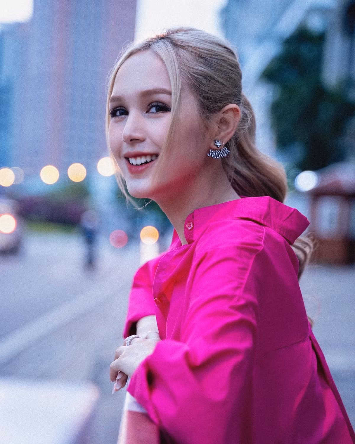 Gu ăn mặc thời thượng của Xoài Non cũng nhận về nhiều lời khen từ cộng đồng mạng. Ảnh: FBNV