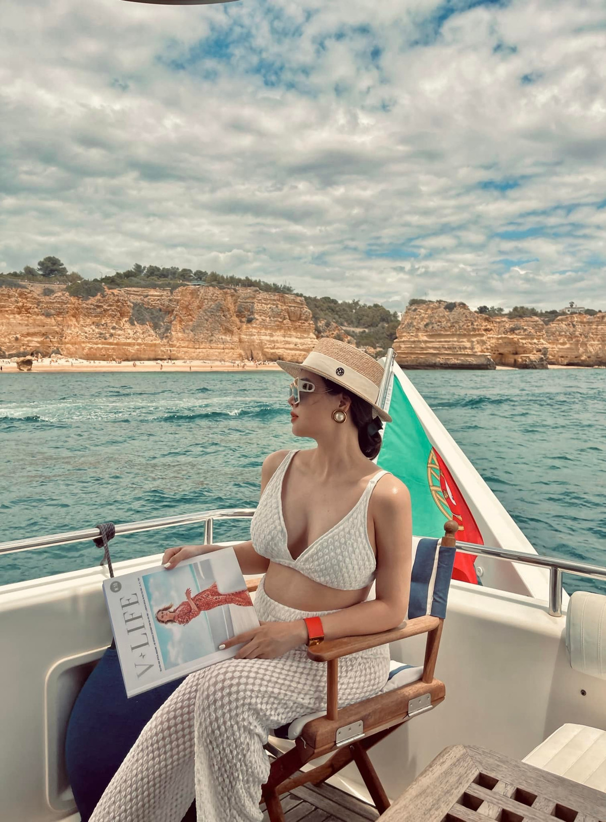 Có thể thấy, thân hình của Phanh Lee "có da, có thịt" hơn trước nhưng không bị tăng cân quá nhiều.