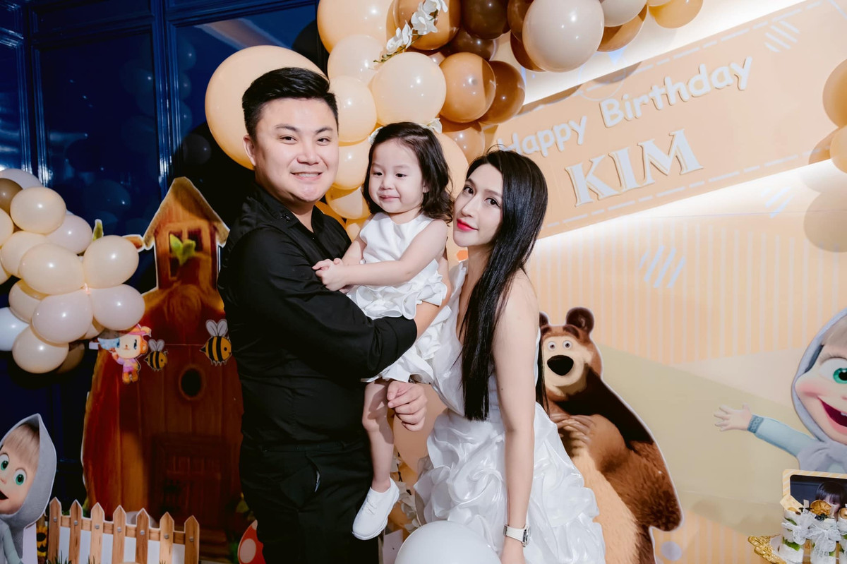 Vân Navy từng được biết đến là hot girl khá nổi gắn liền với thế hệ 8x, 9x trong Nhật Ký Vàng Anh hay 5S Online.