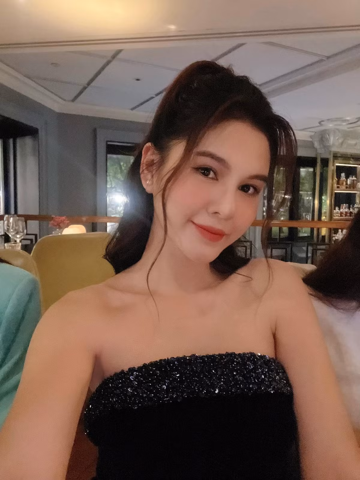 Thu Hoài được biết đến với vai trò MC kiêm diễn viên. Cô từng góp mặt trong nhiều bộ phim truyền hình như "Ghét Thì Yêu Thôi", "Nhà Trọ Balanha"...