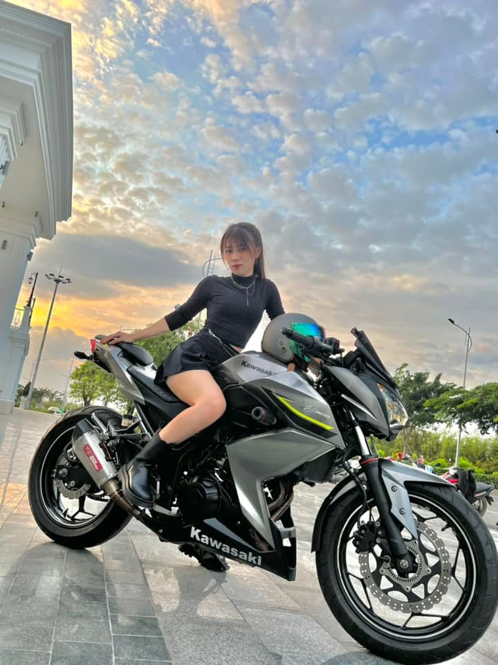 Đoan Trang còn sở hữu nhan sắc xinh đẹp cùng thân hình nóng bỏng khiến nhiều người mê mẩn.