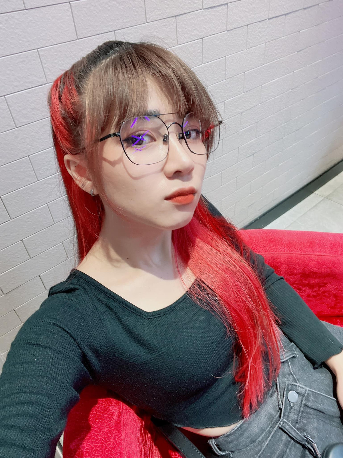 Lâm Thị Đoan Trang sinh năm 1996 được biết đến là một trong những hot girl của làng múa côn nhị khúc, cô bắt đầu niềm đam mê với võ thuật từ năm 15 tuổi.