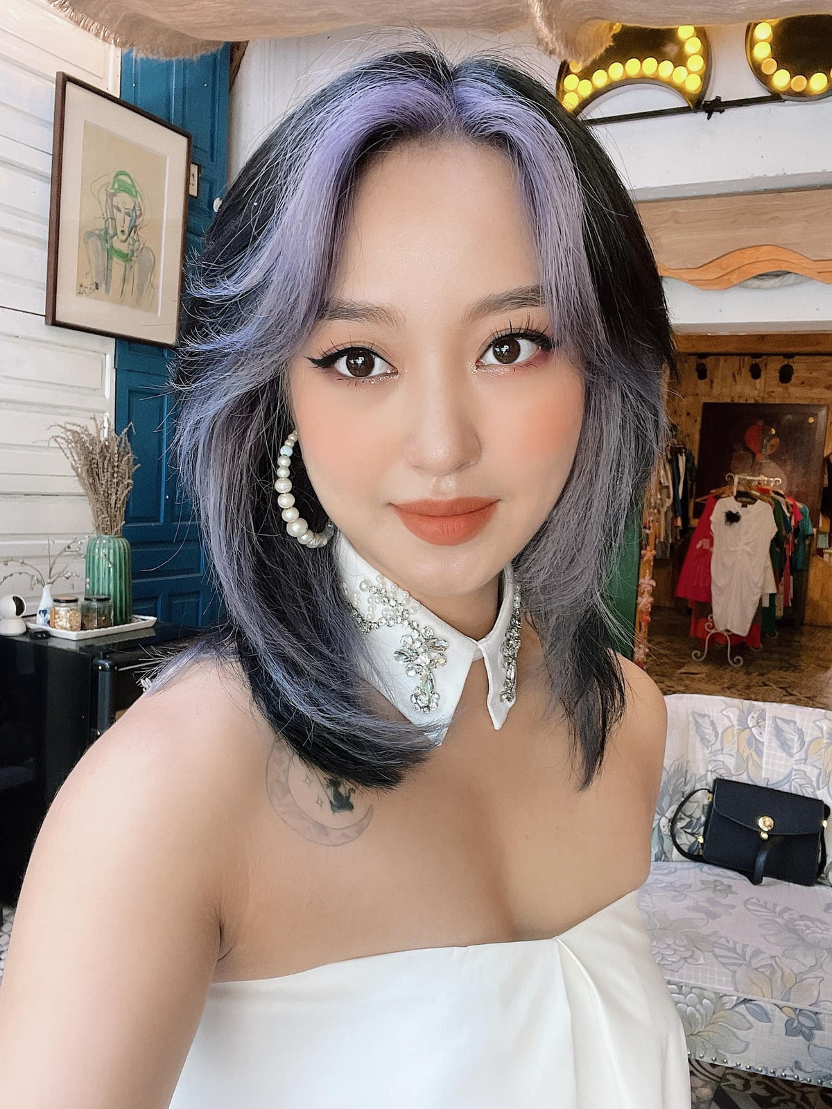 Sau khi làm mẹ của hai nhóc tì, nét đẹp của Mi Vân ngày càng trở nên mặn mà, thân hình cũng không vì hai lần mang bầu mà bị ảnh hưởng nhiều.