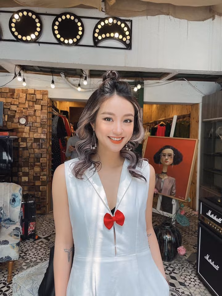 Năm 2010, cô lên xe hoa với một chàng trai Sài thành rồi vào TP HCM sinh sống. Trước khi ly hôn, cặp đôi có chung với nhau một công chúa xinh xắn, tên thân mật là Bào Ngư.