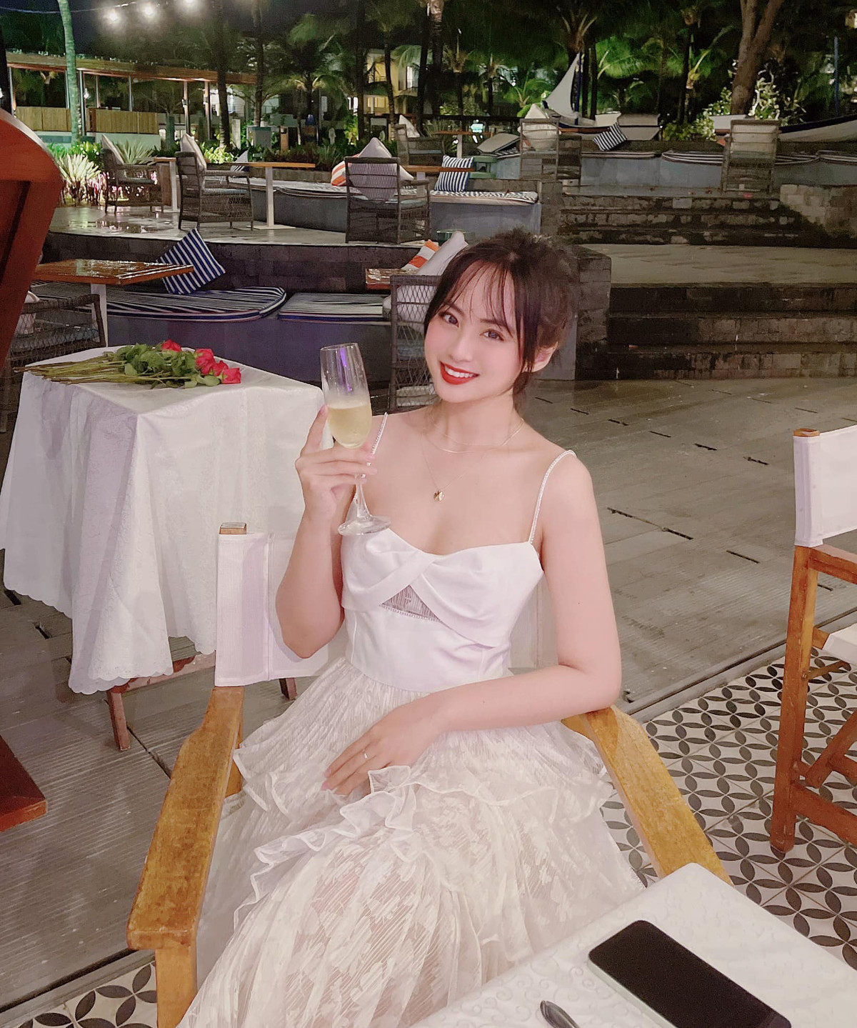 Chú rể Bomman cho biết, đây là buổi tiệc nhỏ dành cho gia đình hai bên. Cặp đôi sẽ có một buổi tiệc dành cho bè bạn trong một ngày trong tháng 9 hoặc tháng 10. Ảnh: FBNV