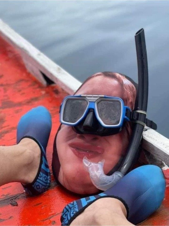 Được biết, ban đầu chàng trai và cô gái này đã lên kế hoạch cho một chuyến du lịch cùng nhau, nhưng người yêu anh lại bận việc đột xuất vào phút cuối.