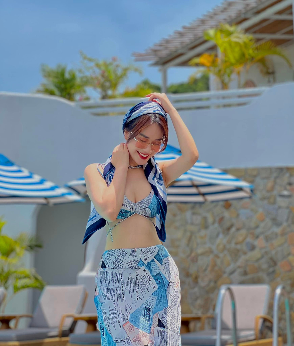 Nữ MC giữ vị trí này suốt 3 năm chương trình lên sóng và nhận được nhiều cảm tình của khán giả nhờ nhan sắc xinh đẹp, lối dẫn dắt tự nhiên.