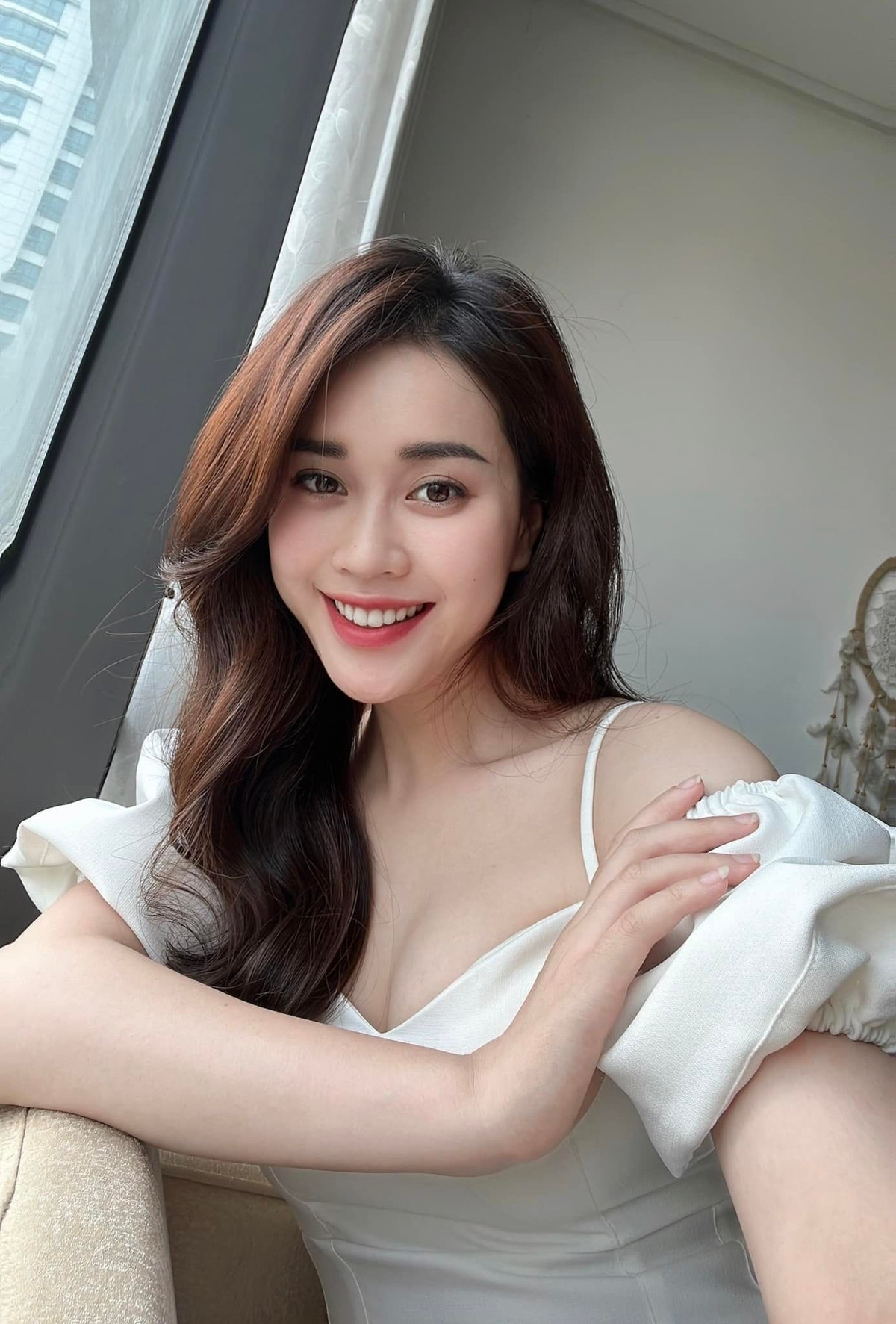 Ngô Mai Phương sinh năm 1997 tại Hải Phòng, hiện là nữ MC trong chương trình "Bữa trưa vui vẻ", "Sắc màu thời gian".