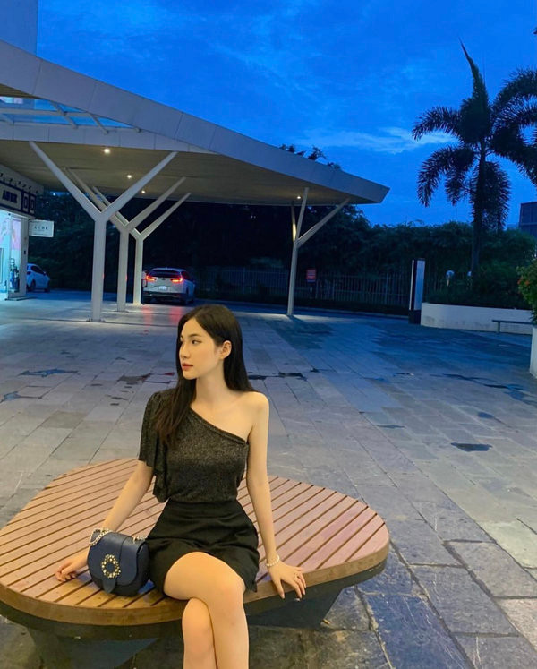 Không những xinh đẹp, Trà My còn sở hữu một chiều cao ấn tượng cùng body chuẩn “mình hạc xương mai”.