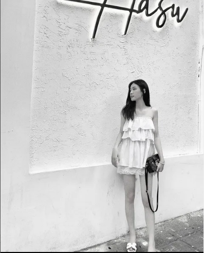 Nữ sinh Trà My đã nhận được nhiều lời khen ngợi về nhan sắc xinh đẹp từ cư dân mạng.