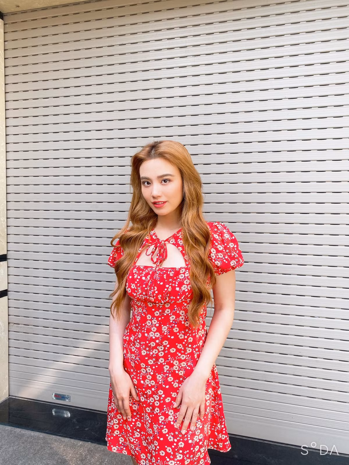 Được biết, trên cơ thể cô có 5 hình xăm, mỗi hình xăm đều có ý nghĩa riêng. Trong đó hình xăm hồ ly 9 đuôi chiếm diện tích lớn nhất và đặc biệt nhất.