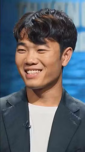 IRC là trung tâm phục hồi chấn thương thể thao quốc tế do tiền vệ mắt híp cùng sáng lập với Nguyễn Việt Hùng, với khẩu hiệu "phụng sự thể thao Việt Nam".