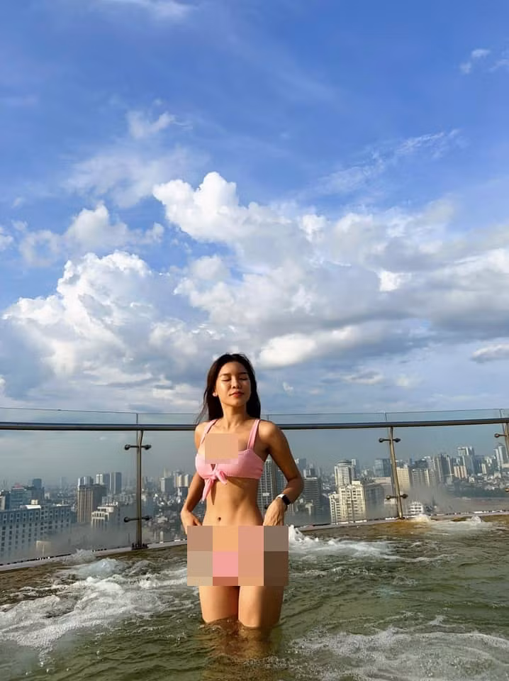 Đính kèm, bạn gái Đặng Văn Lâm triết lý về cuộc sống: "Những người hạnh phúc xây dựng thế giới bên trong của họ. Những người bất hạnh đổ lỗi cho thế giới bên ngoài của họ".