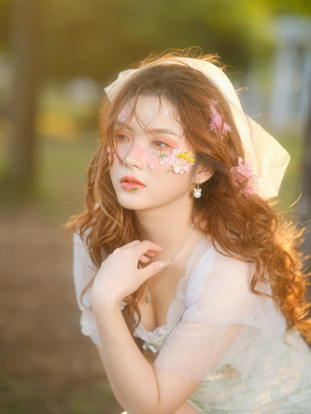 Cô gái sinh năm 2002 được biết đến rộng rãi với tư cách người mẫu ảnh.