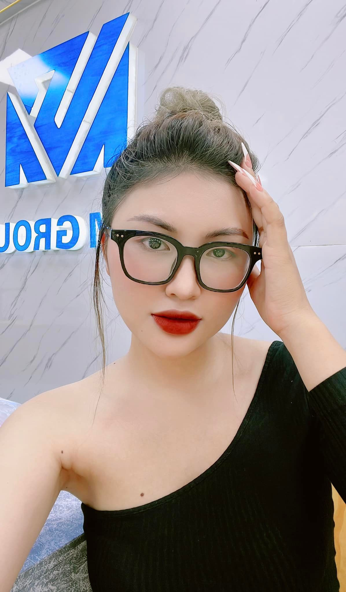 Trước nghi vấn là người đàn ông chối bỏ trách nhiệm con cái với bạn gái hiện tại, thủ môn Văn Toản từng trải qua hai mối tình được người hâm mộ biết đến.