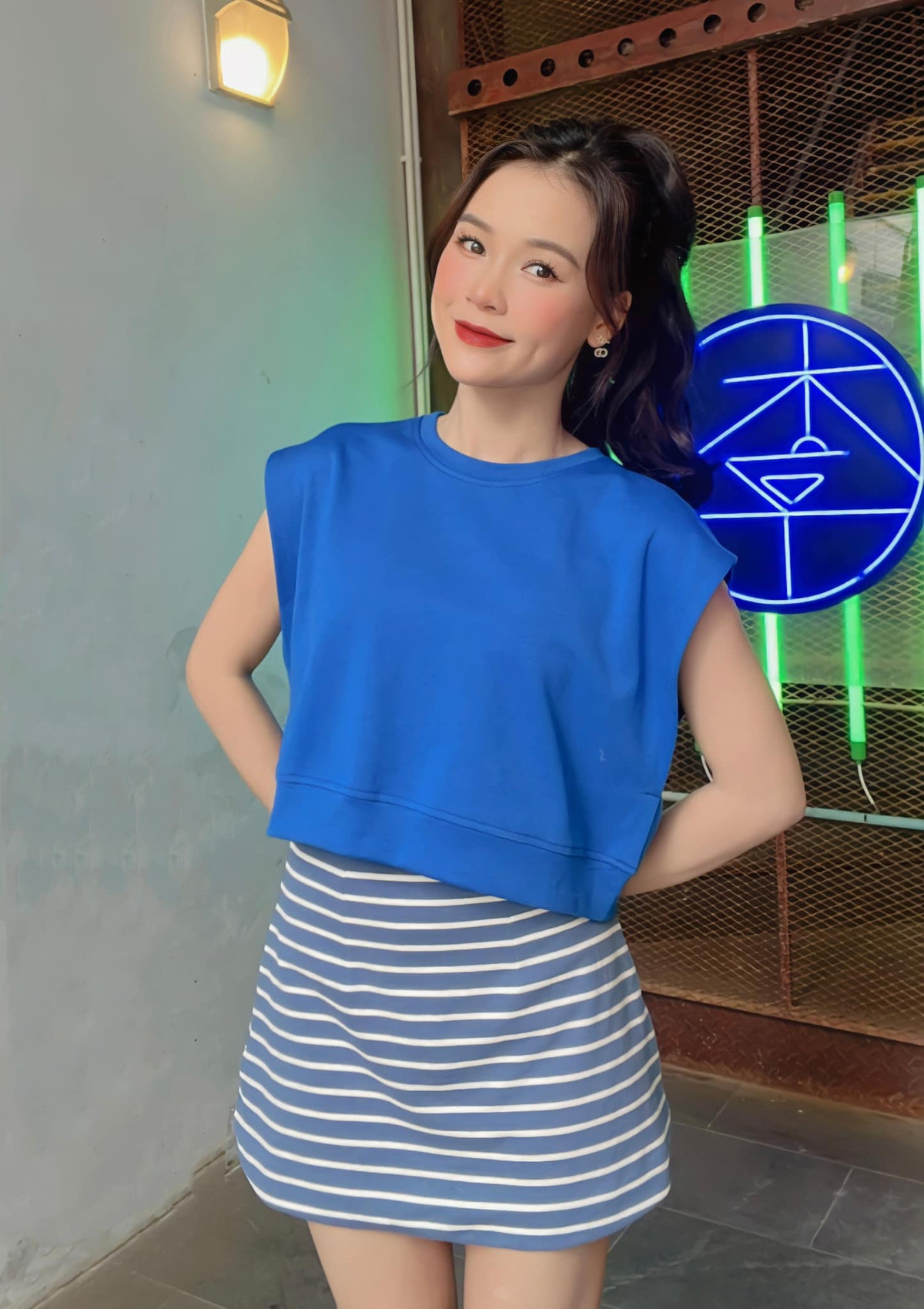 Cô từng đảm nhiệm một số vai diễn trong các bộ phim truyền hình, phim dài tập, phim hài và công việc của một người dẫn chương trình.