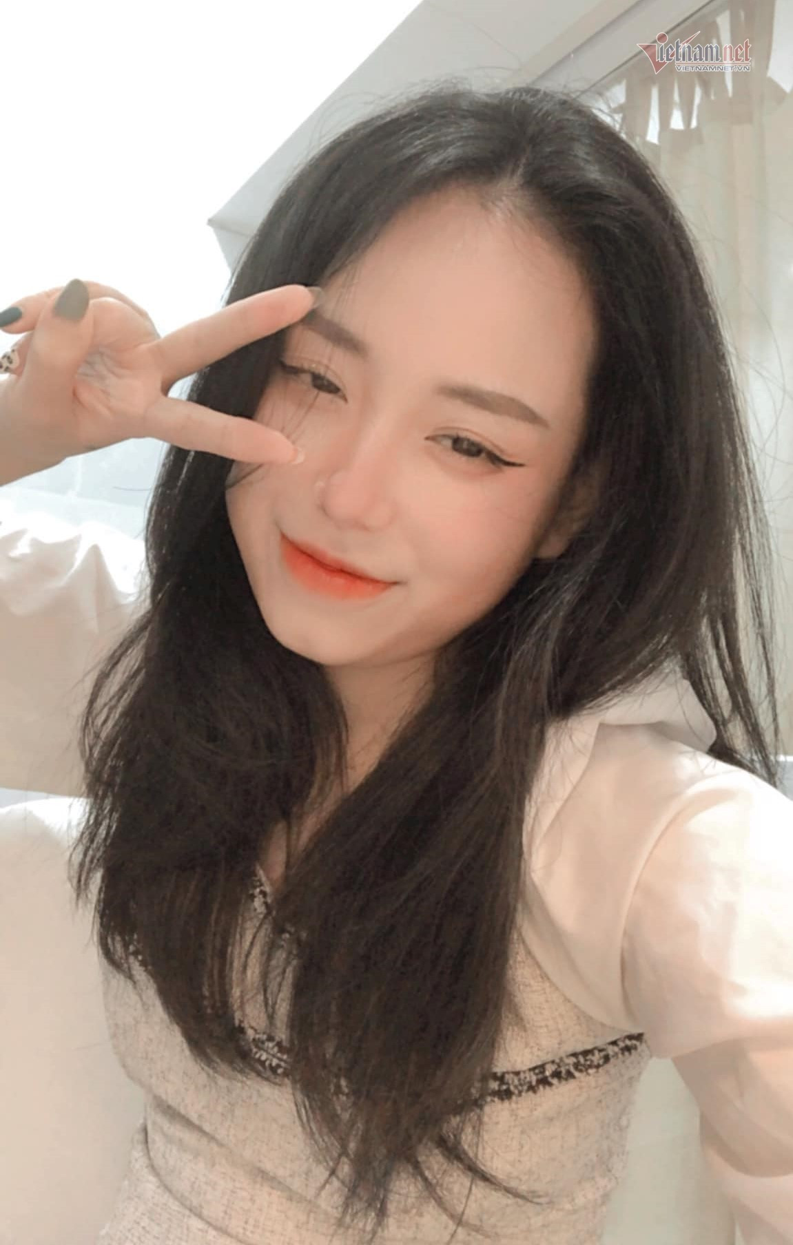 Sau đó, Minh Thu trở thành nhân vật ''hot'' với hàng trăm nghìn người theo dõi trên mạng xã hội.