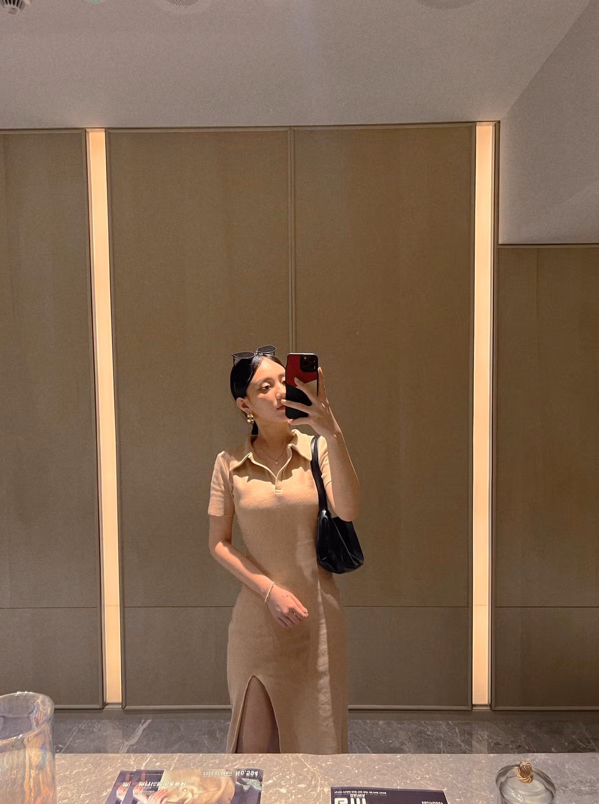 Ngay sau đó, cặp đôi cũng đã chính thức xác nhận hẹn hò và để dòng trạng thái cập nhật mối quan hệ thu hút hàng nghìn lượt bình luận và tương tác.