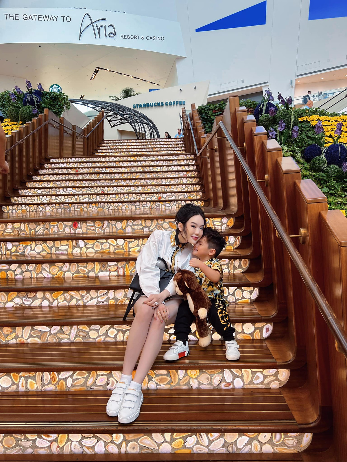 Chồng của Vân Tiny là nam Youtuber Fabo Nguyễn - thiếu gia tập đoàn điện tử Sài Gòn nổi tiếng đình đám.