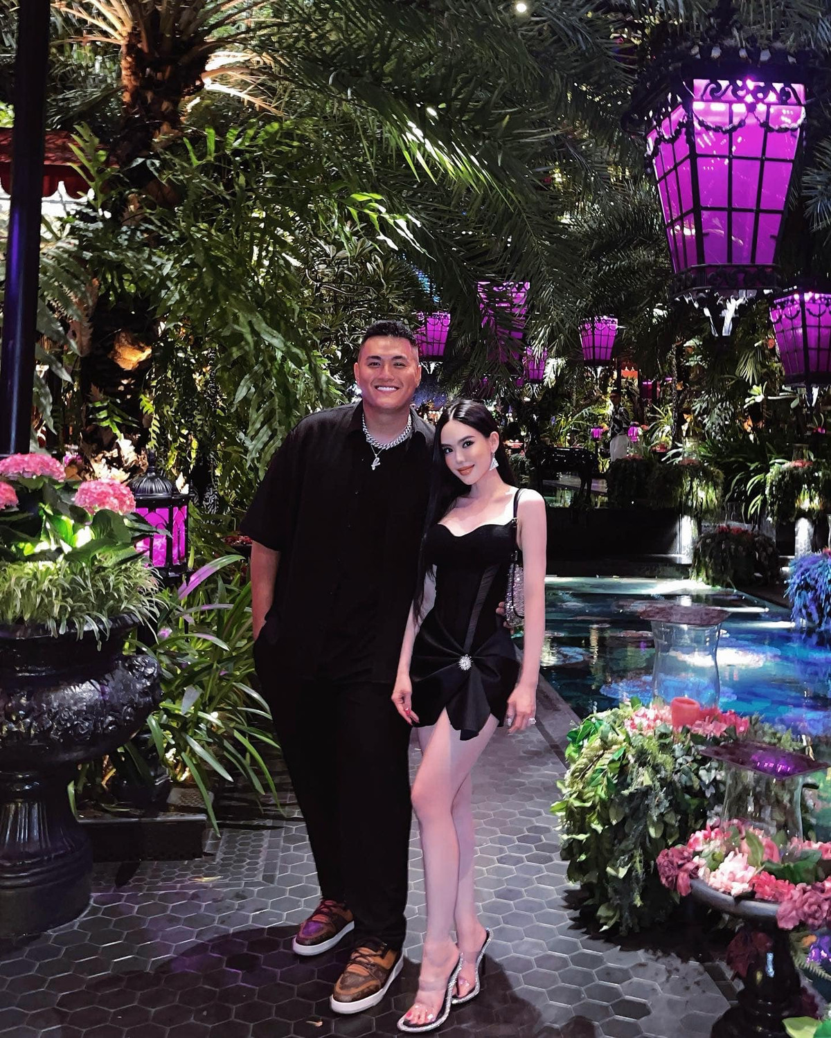 Chưa kể, gia đình đi du lịch trong hay ngoài nước đều được đi cùng như người trong nhà.