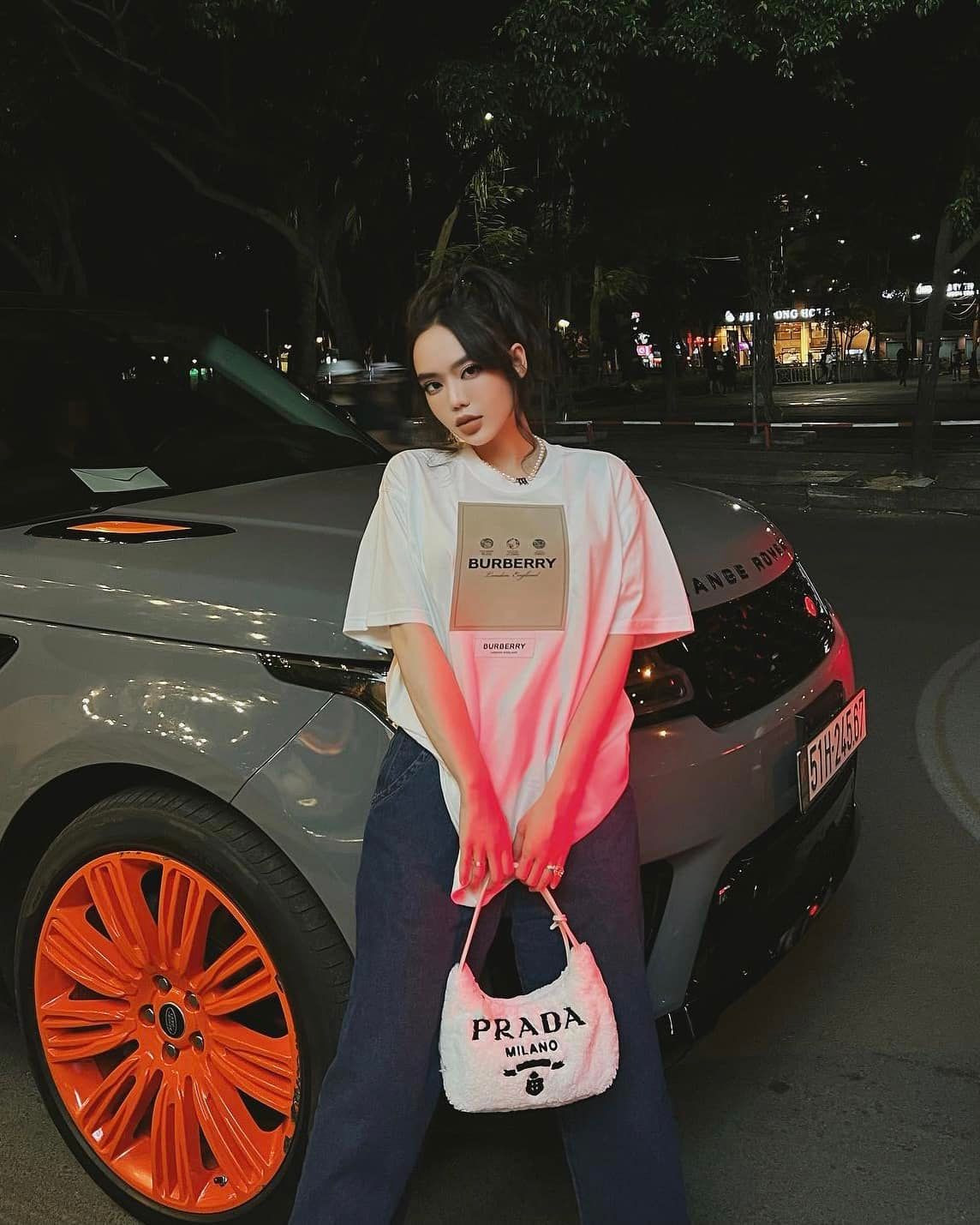 Bài đăng tuyển vú nuôi của Vân Tiny nhanh chóng nhận về nhiều sự quan tâm. Với loạt quyền lợi cực hấp dẫn đưa ra, rất nhiều người đã xin ứng tuyển.