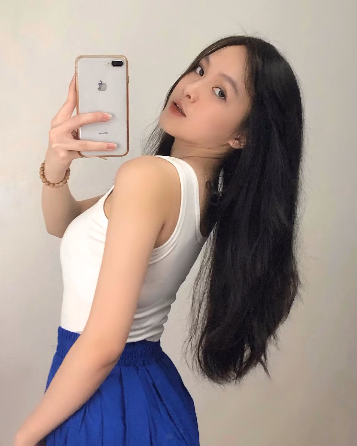 Trước những lời động viên, Quế Linh gửi lời cảm ơn song cô từ chối việc thử sức bản thân ở các đấu trường sắc điểm bởi cho rằng mình còn khiêm tốn về chiều cao.